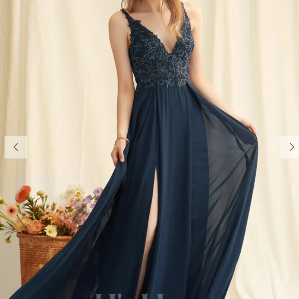 Dress - Picture 3 of 11
